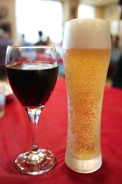 バッカの生ビールと赤ワイン