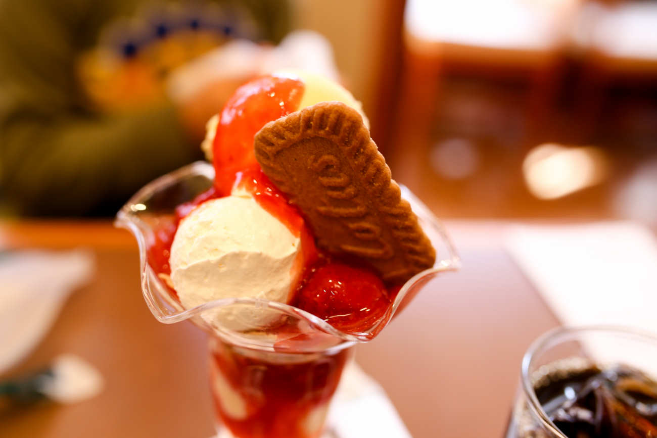 珈琲館 下高井戸店のいちごパフェ アイキャッチ