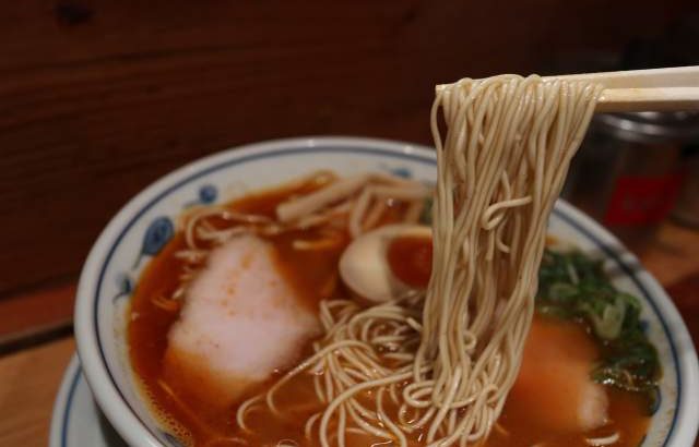 下高井戸 豚骨ラーメン らあめん英は15時から替玉無料 今日の下高井戸