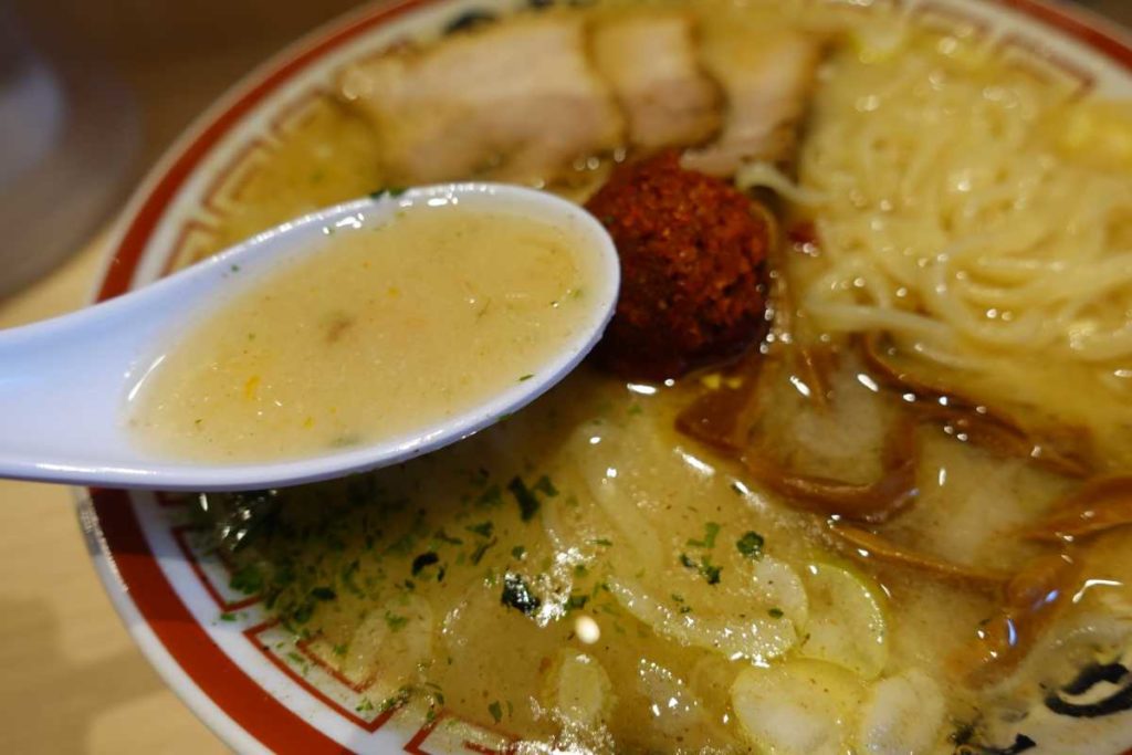 田中そば店の山形辛味噌ラーメンのスープ