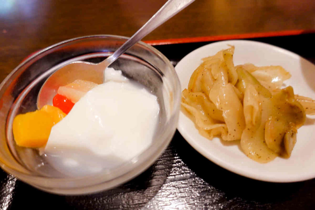 杏仁豆腐とザーサイ