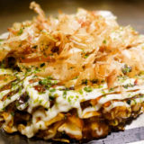 大阪お好み焼き「ごっつい」の海鮮お好み焼きランチ