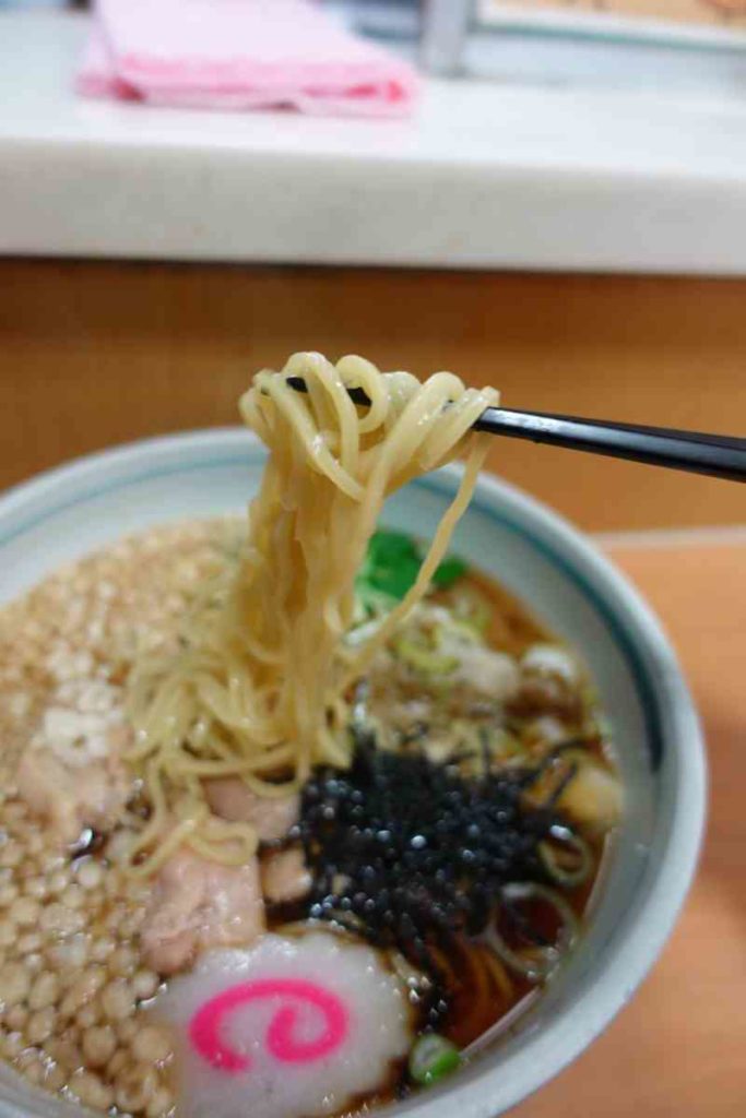鳥中華の中華麺