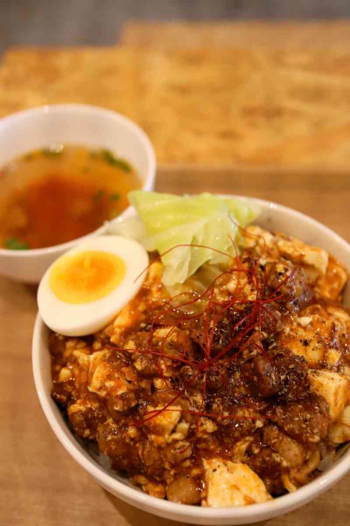 麻婆豆腐飯と日替わりスープ  990円