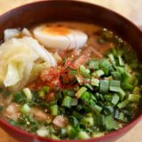 台湾カフェ美麗(MEILI)の魚介と香辛料が香る担仔麺（タンツーメン）