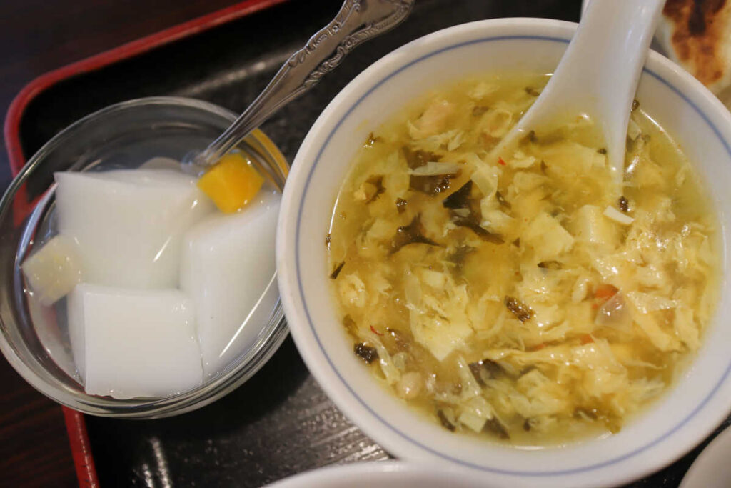 杏仁豆腐とスープ