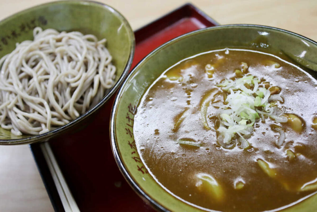 下高井戸 さか本そば店のカレーつけ麺(蕎麦)