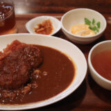 『カフェ＆キッチン ちゃぶ台』のヒレカツカレー