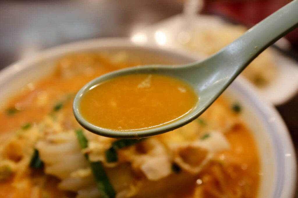 豚キムチ麺のスープ
