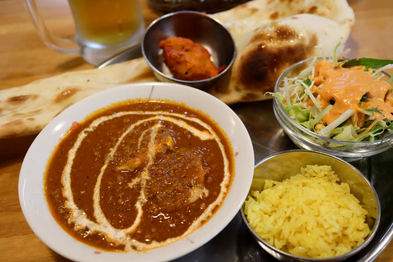 【カナピナ】キーマエッグカレーとランチビール