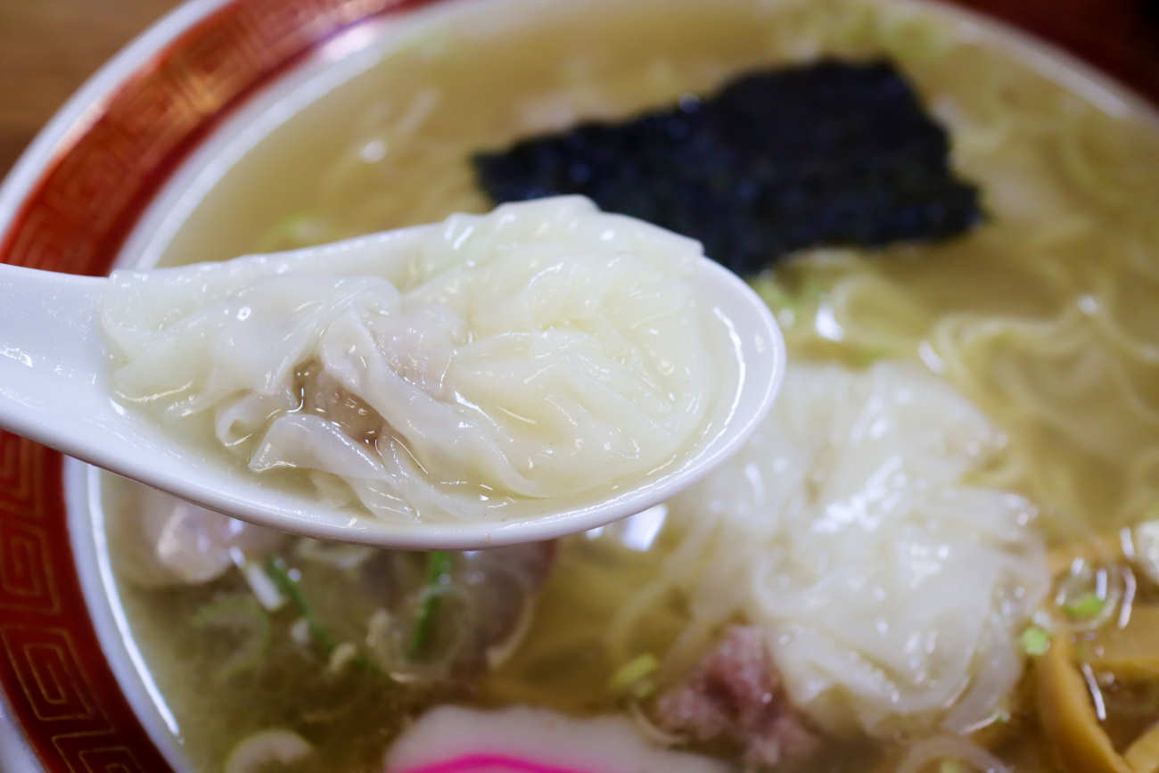 【中華そば 栄龍】とろけるワンタンの塩ワンタンメン
