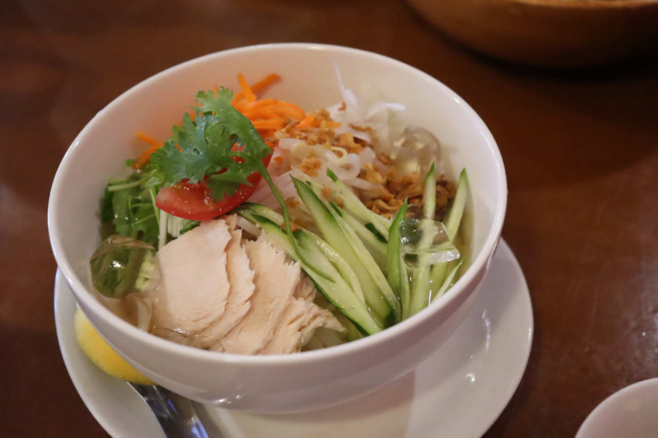 【HATOS OUTSIDE】野菜カレーとハトスのIPAビール