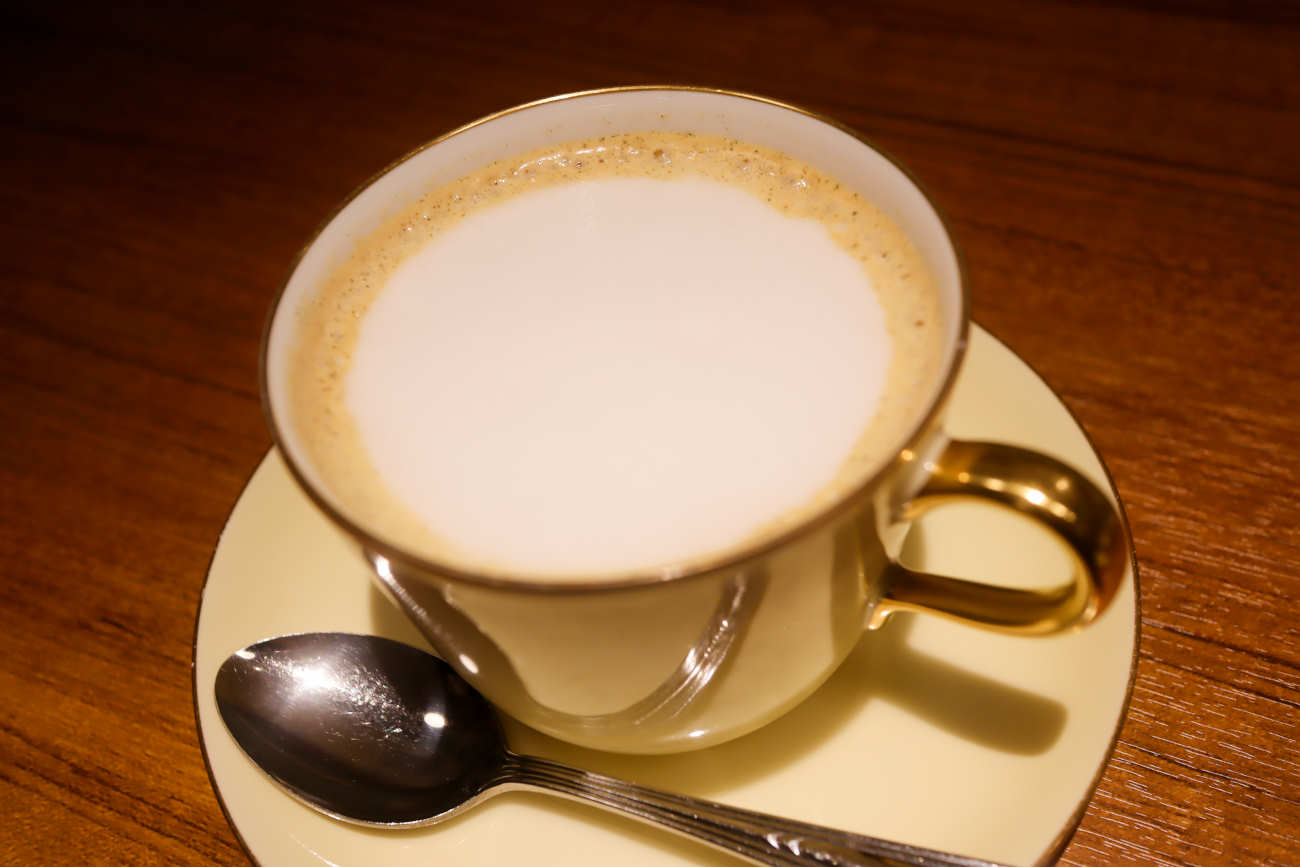 下高井戸の紅茶専門カフェ テェテェのミントマサラチャイ 715円