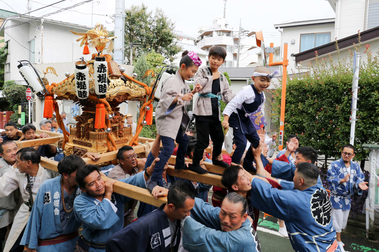 赤堤六所神社 例大祭2023の子供 on 神輿