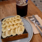 【HEIM Coffee】モーニングがお得！黒ごまバナナトーストとアイスコーヒー