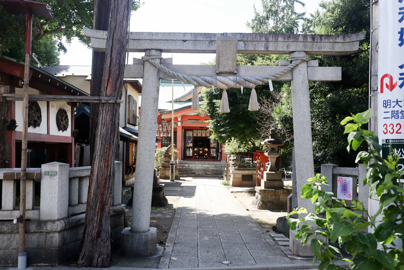 世田谷 松原神社の入口