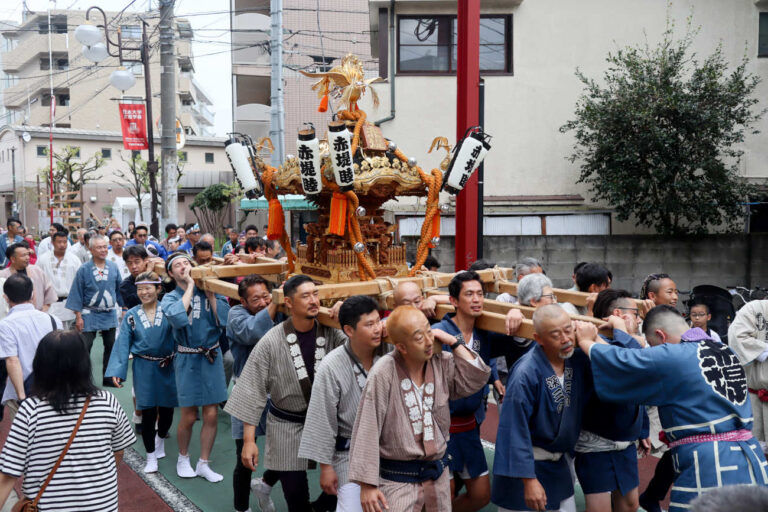 赤堤六所神社 例大祭2024のお神輿