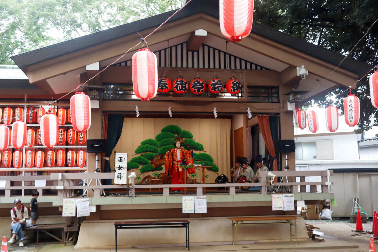 赤堤六所神社 例大祭2024の巫女舞