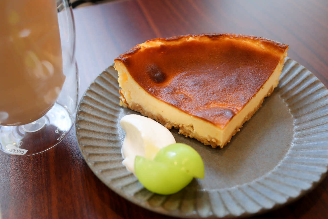 下高井戸 CAFE VERDEのベイクドチーズケーキ 600円