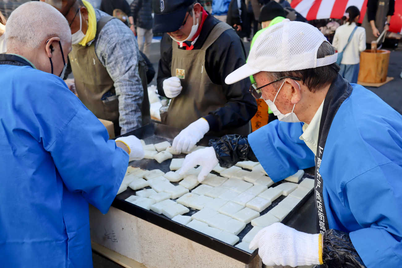 下高井戸 もちつき大会2024のやきもち