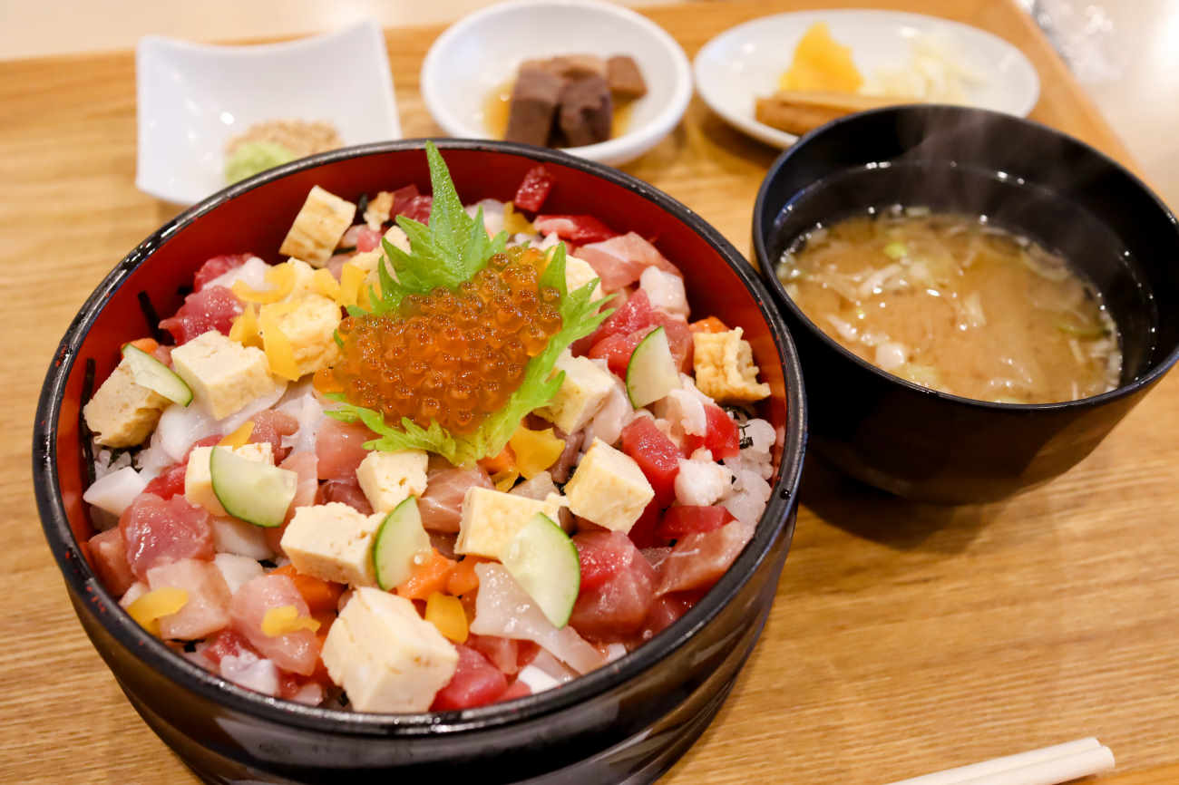 下高井戸 すしやのまつりの海鮮ばらちらし丼 1,210円