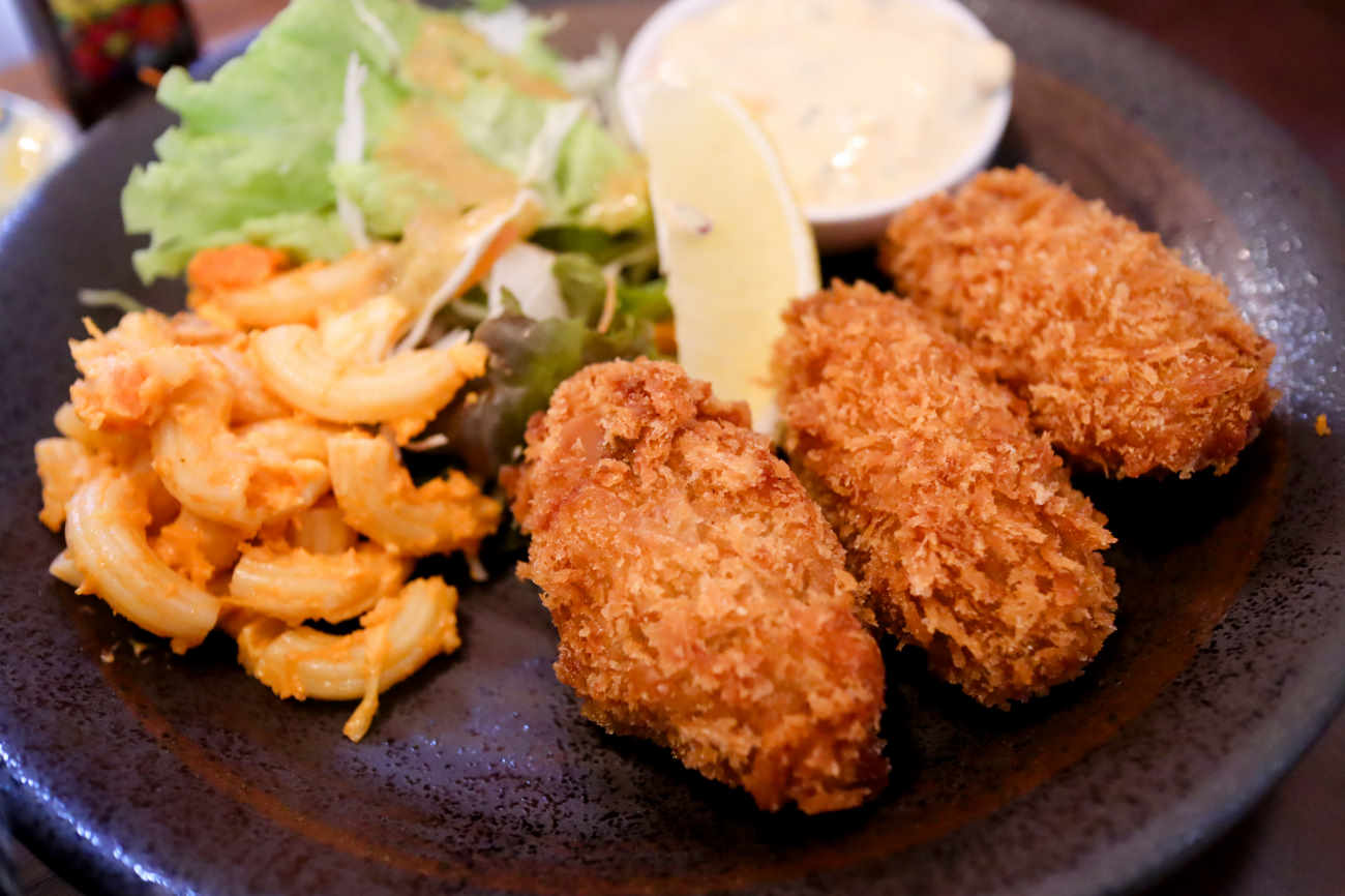 下高井戸 酒場食堂ケムマキ燻のカキフライ