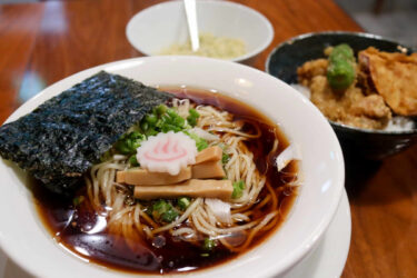 【ガレージゼロニーロク】鰹香る冷やしかけ中華そばと鶏天丼で涼麺ランチ