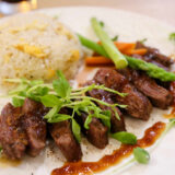 【ラ・カルネ】肉好きのランチ！ハラミステーキとガーリックライスの贅沢ランチ