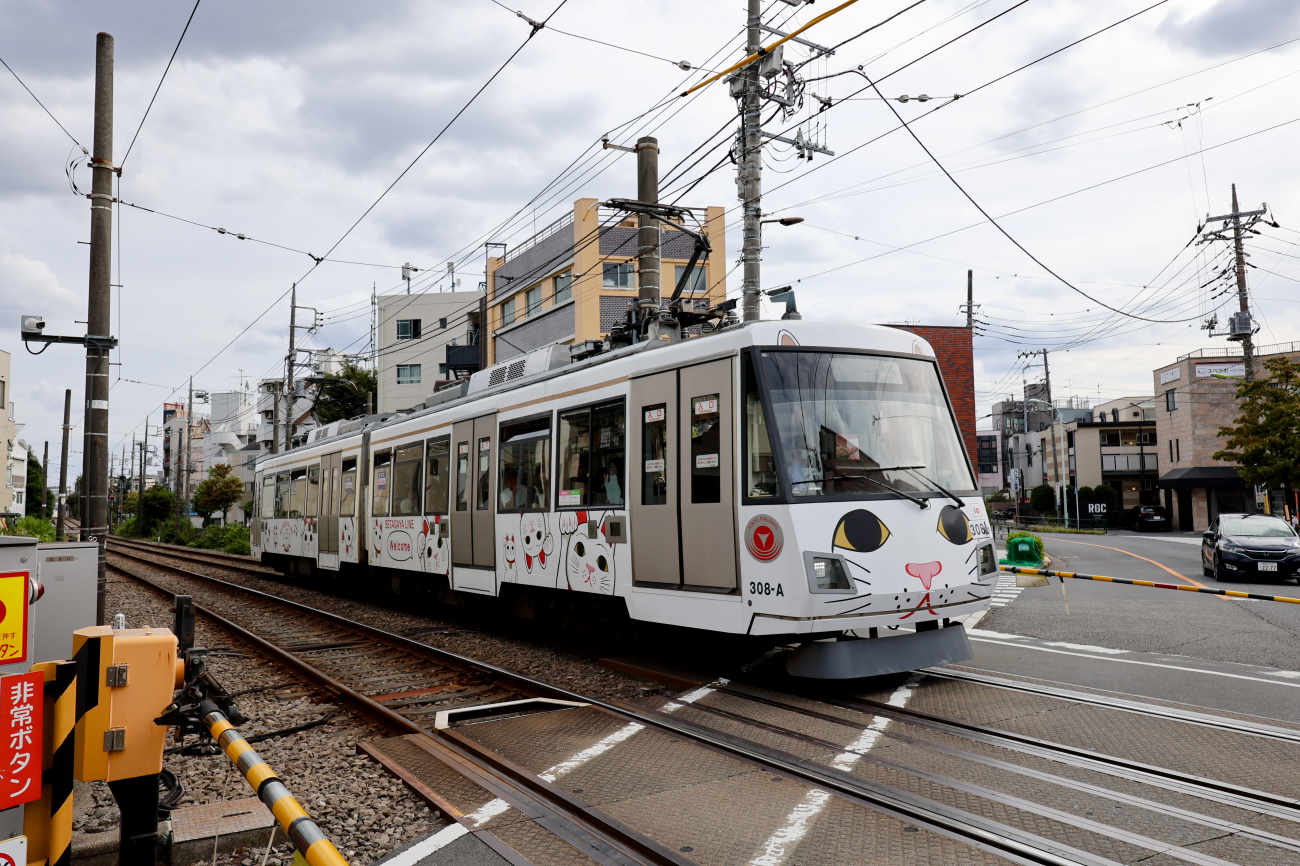 六所神社例大祭2025の世田谷線招き猫電車