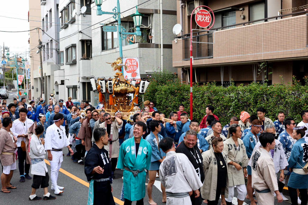 六所神社例大祭2025のお神輿 赤堤商店街
