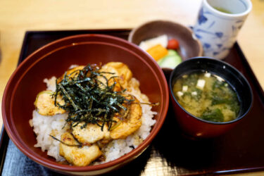 松原 茶そば いな垣のきじ焼き丼 1,430円