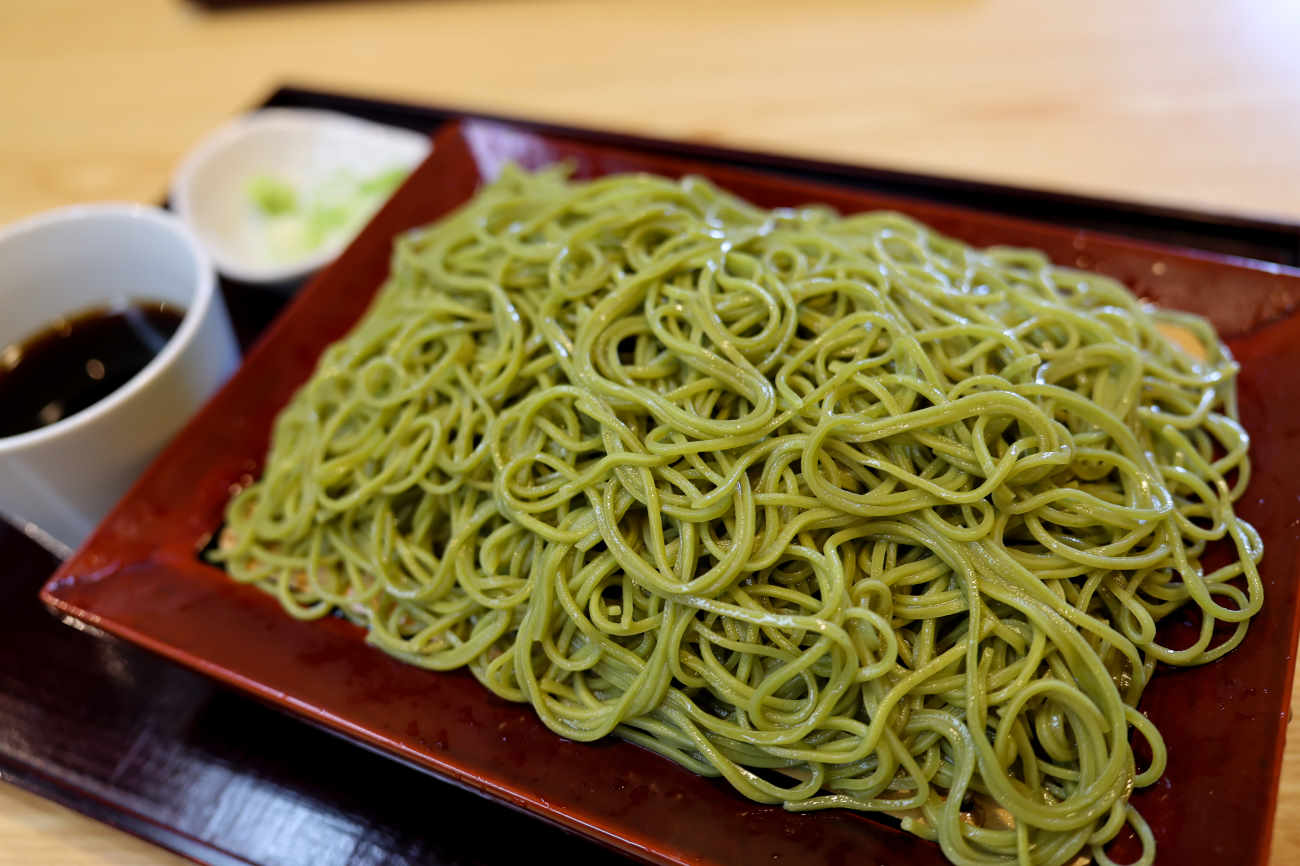 松原 茶そば いな垣のもり蕎麦 880円