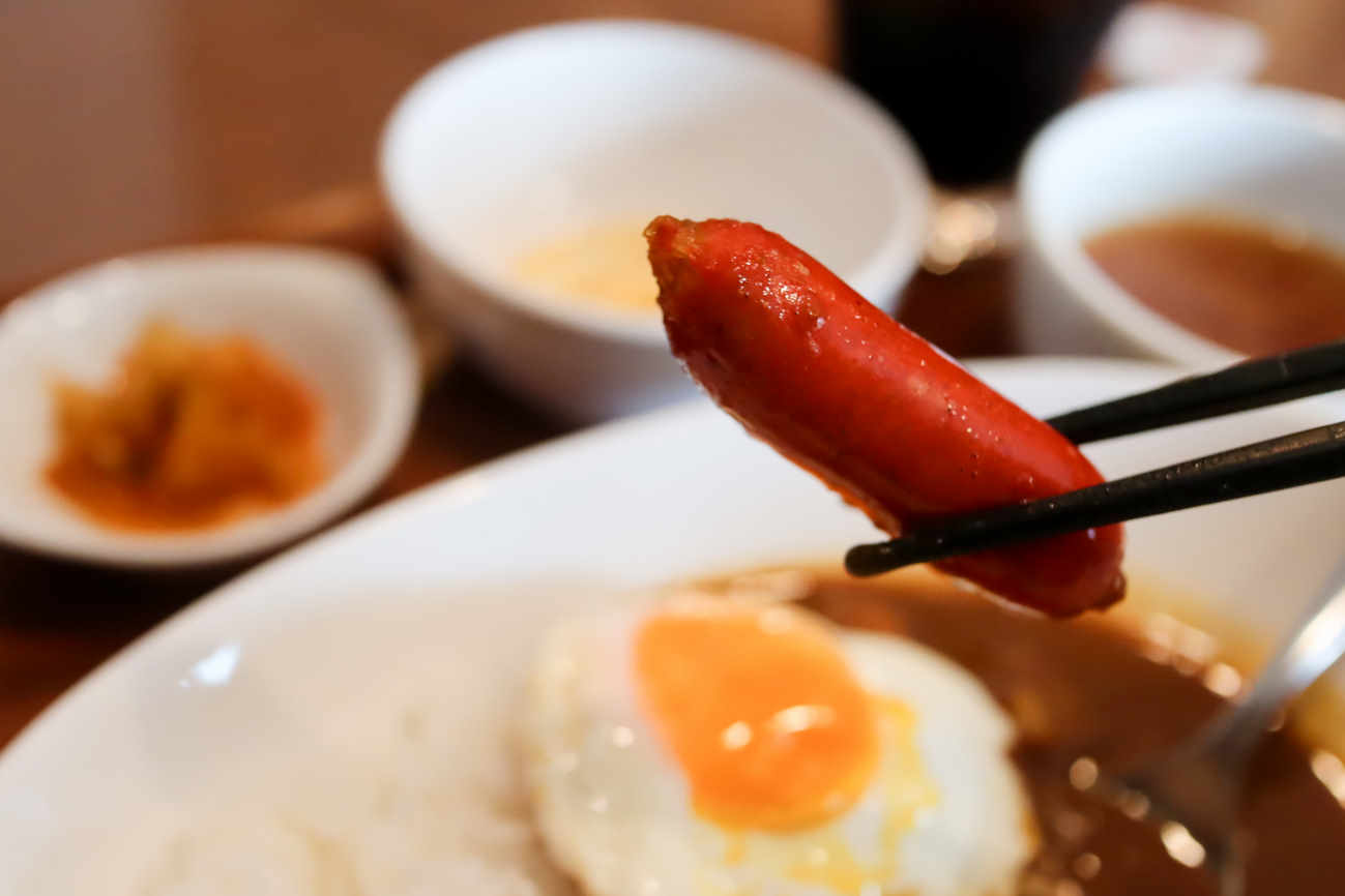 下高井戸 カフェ&キッチン ちゃぶ台のちゃぶ台カレーのソーセージ