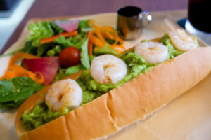 【MR.HIPPO COFFEE】リニューアルで高級感アップ！メニューが進化！えびアボカドモーニング