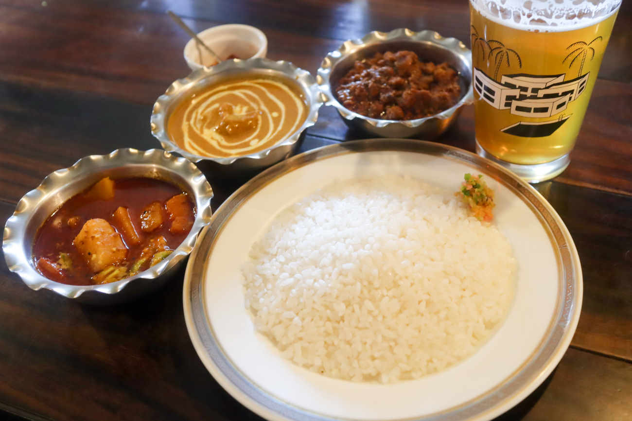 下高井戸 ハトスアウトサイドのカレー3種(ベジタブル、チキン、キーマ) 1,800円