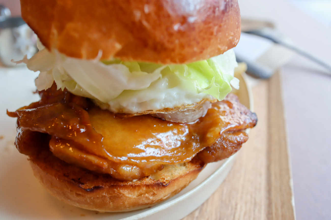 MR. HIPPO COFFEE 下高井戸店の照り焼きチキンバーガー