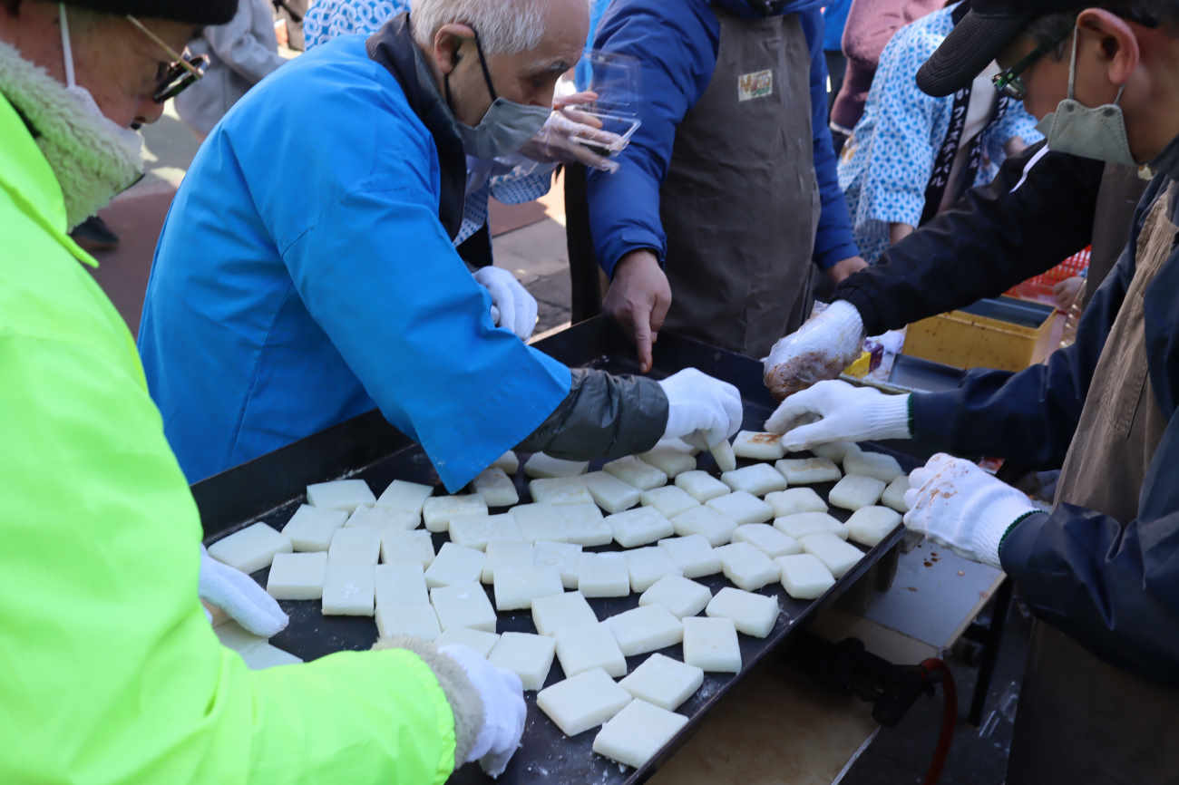 下高井戸もちつき大会2025の磯辺用お餅