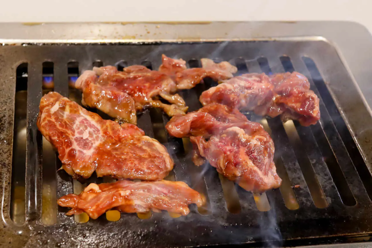 煙力 下高井戸店の牛ハラミ on ロースター