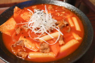 【韓国料理屋ハニャン】体が芯から熱くなる！冬季限定「麻辣トッポキ」で冬の冷えを吹き飛ばす