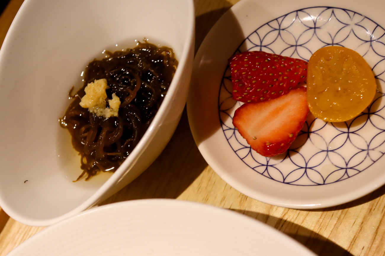 下高井戸 居酒屋おふろのもずくとイチゴと金柑