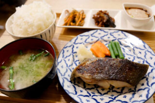 【キッチン バロン】130g超の特大銀だら！自家製西京焼きランチに箸が止まらない