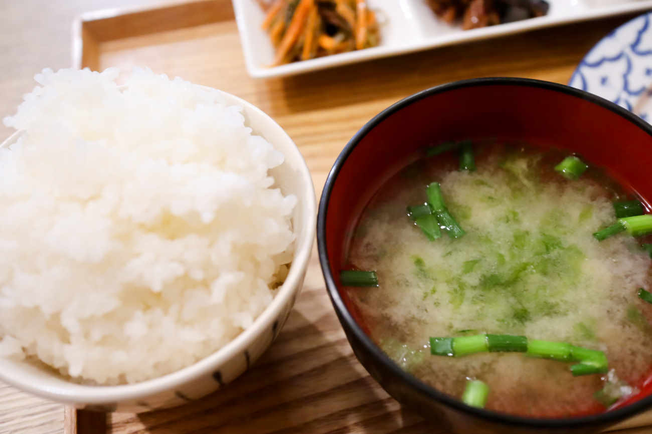 下高井戸 キッチン バロンのご飯とあおさの味噌汁
