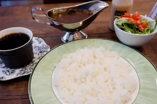 【パーラーシシド】老舗果実店で味わう！牛肉ゴロゴロな欧風ビーフカレーで感動ランチ