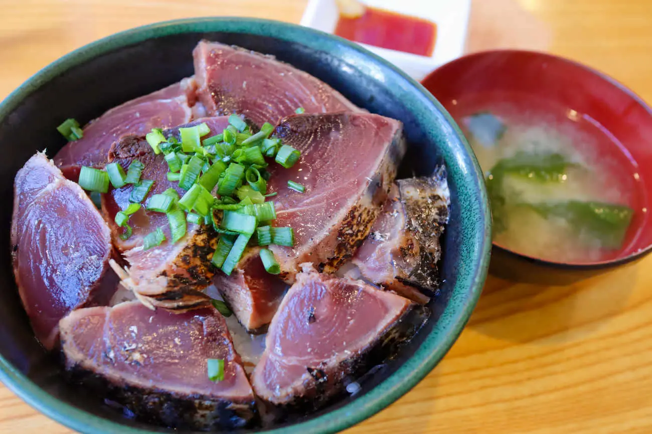 下高井戸 どんぶり専門店「どどん」のかつおのたたき丼 1,000円