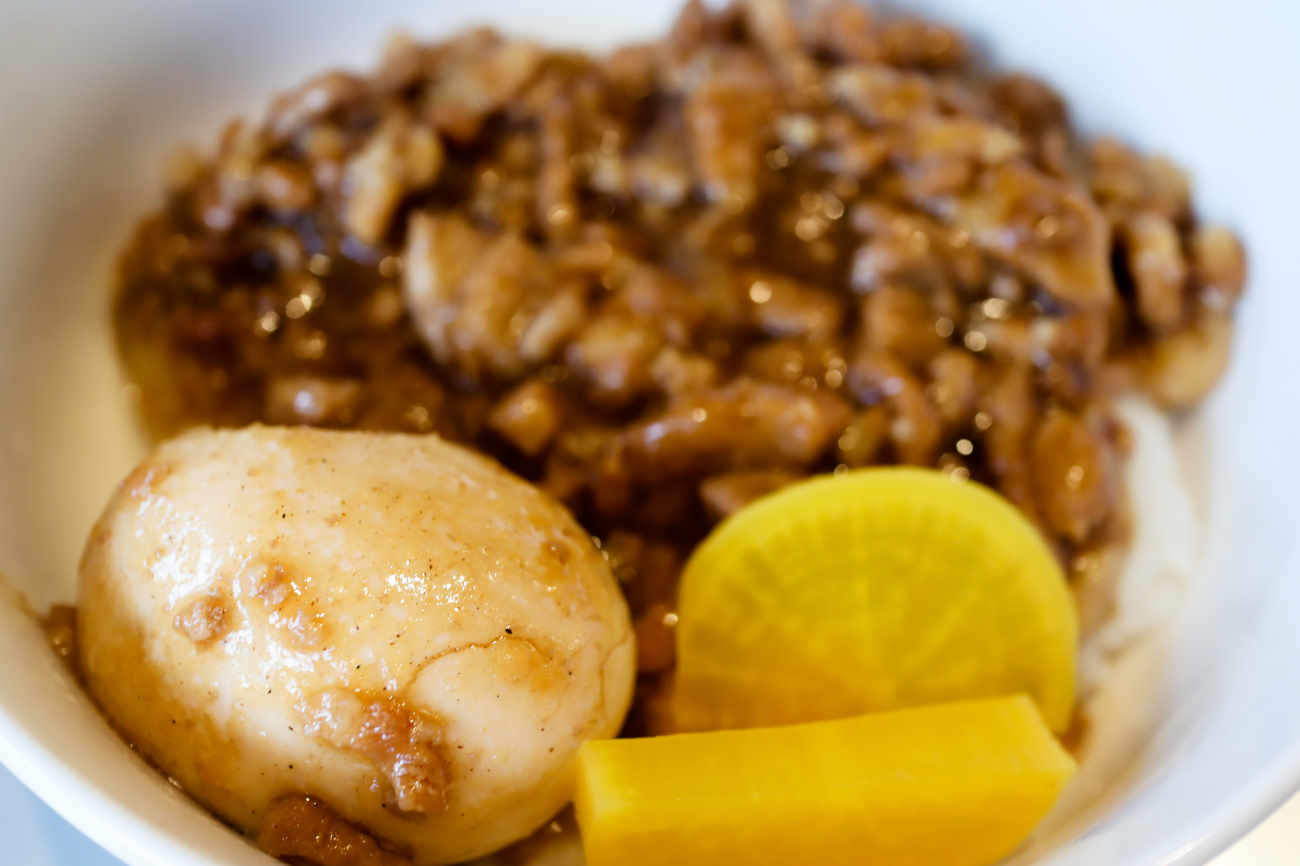 豆漿日和 下高井戸店のゆで卵とたくあん