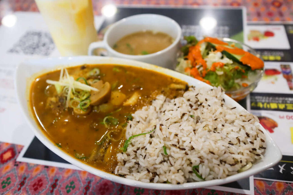 松原 ニューサラティーのジーラライスセット 1,200円