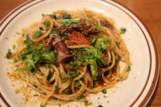 【フィエロ】旬のホタルイカと黄金のカラスミ！春を凝縮した贅沢ペペロンチーノ