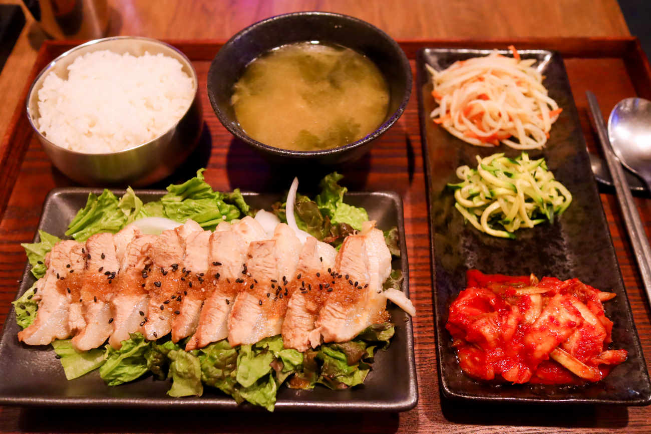 下高井戸 韓国家庭料理ハニャンのマヌルポッサム定食 1,450円
