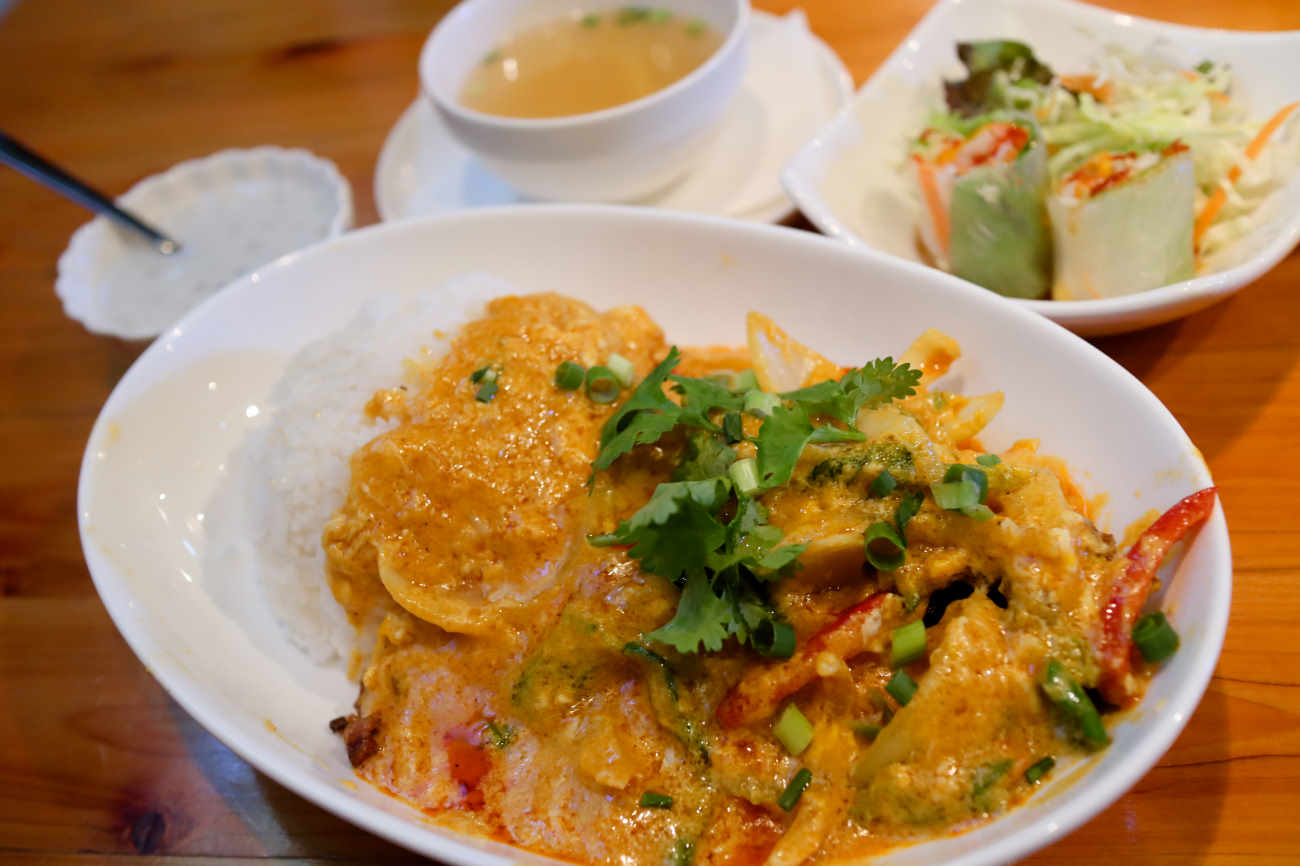 下高井戸 タイ料理 Tha Chang ターチャンのプーパッポンカリーランチ 1,300円
